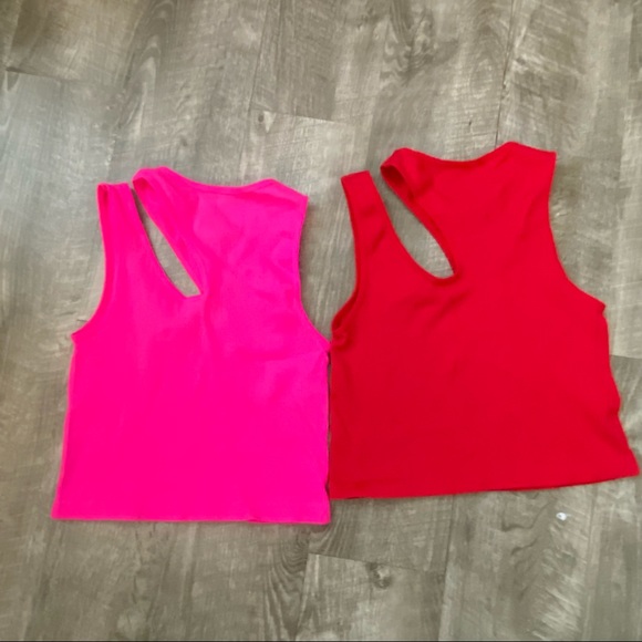 One Size Fits All Ribbed Cropped Tank Tops - Picture 3 of 4